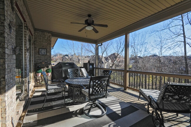 Building Photo - 14000 Glendower Dr