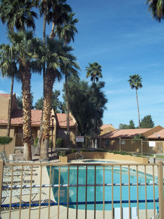 Building Photo - 2 Bedroom Condo in Great South Phoenix Location!