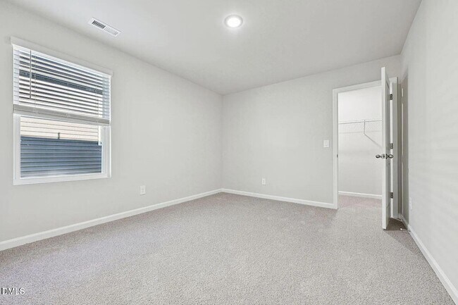 Building Photo - 744 Red River Dr