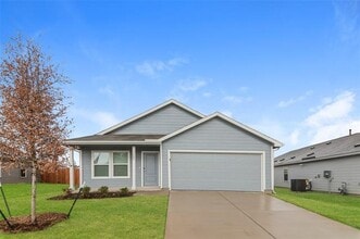 Building Photo - 1604 Parlier St