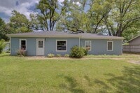 Building Photo - 3 bed home