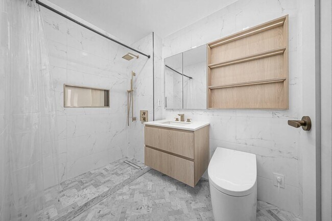 Building Photo - 11-36-36 45th Rd