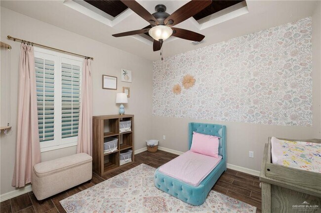 Building Photo - 18 Windsor St