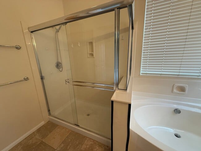 Building Photo - Apple Valley Estates- Gated Community- Beautiful 4 Bedrooms, 3 Bathrooms