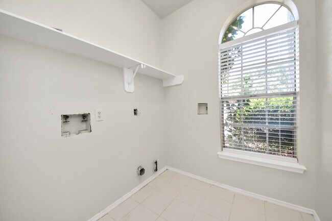 Building Photo - 16810 Valley Palms Dr