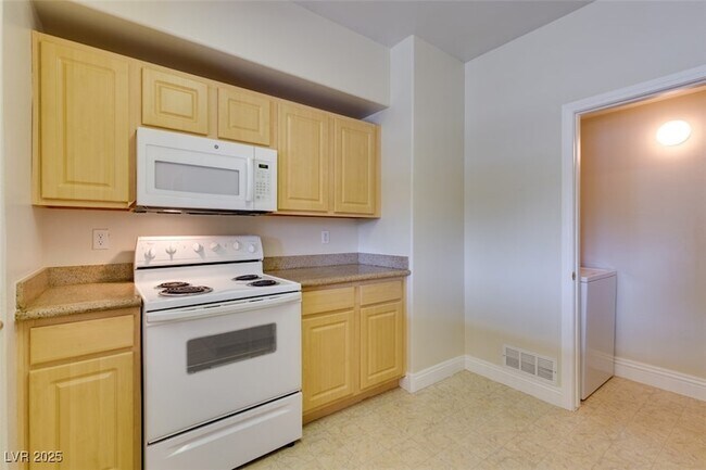 Building Photo - 8000 W Badura Ave