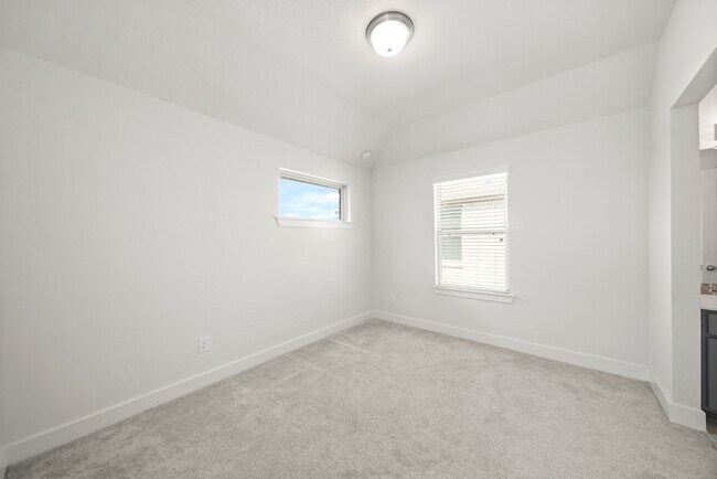 Building Photo - 6014 Bristol Spur Ln