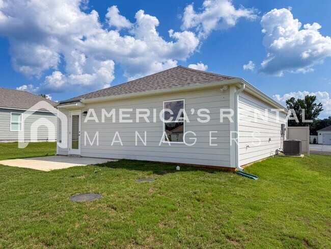 Building Photo - Coming Soon! Available to View NOW!!!