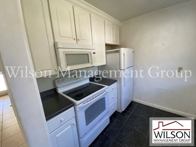 Building Photo - 419 Westminster St