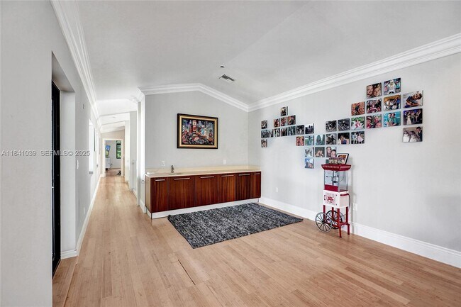 Building Photo - 13724 SW 92nd Ct