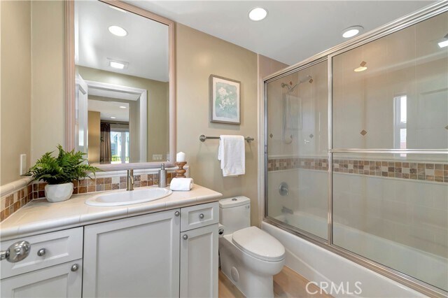 Building Photo - 509 W Balboa Blvd