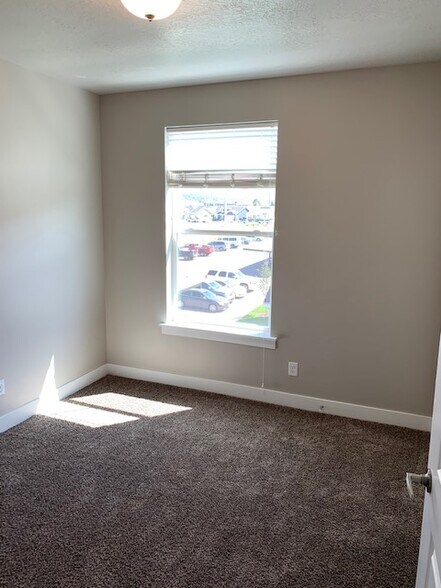 Building Photo - 1128 S 820 E