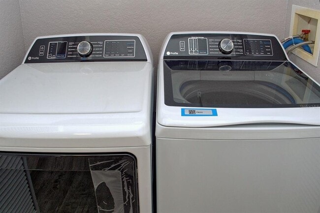 Building Photo - 3555 Conroy Rd