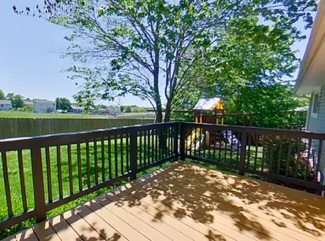 Building Photo - Spacious West Manhattan Home with Fenced Yard, Basement & Bonus Room!