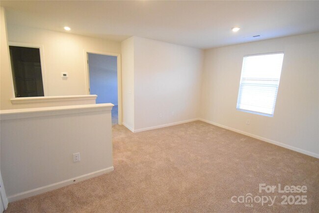 Building Photo - 569 Calvin Sowers Rd