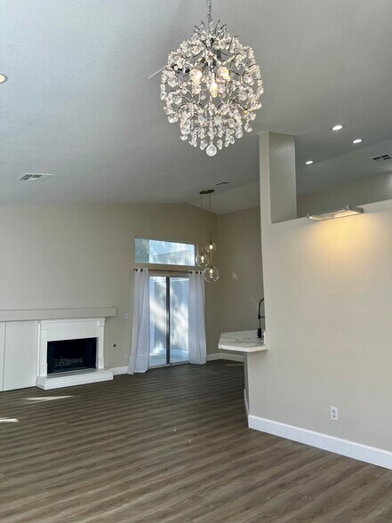 Building Photo - 5509 Royal Vista Ln