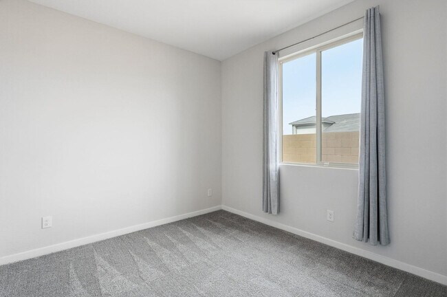 Building Photo - 641 S Davidson Ln