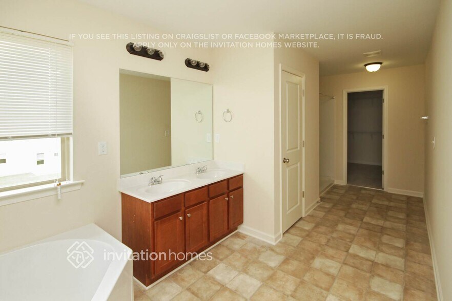 Building Photo - 4261 Henry Ridge Ct