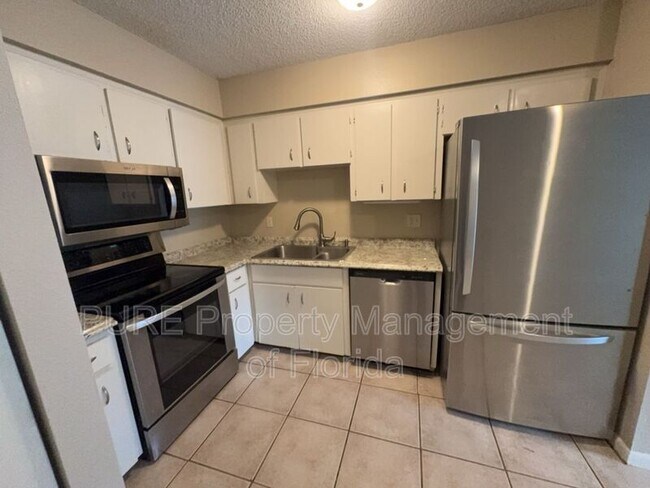 Building Photo - 2040 SE 40th Street Rd