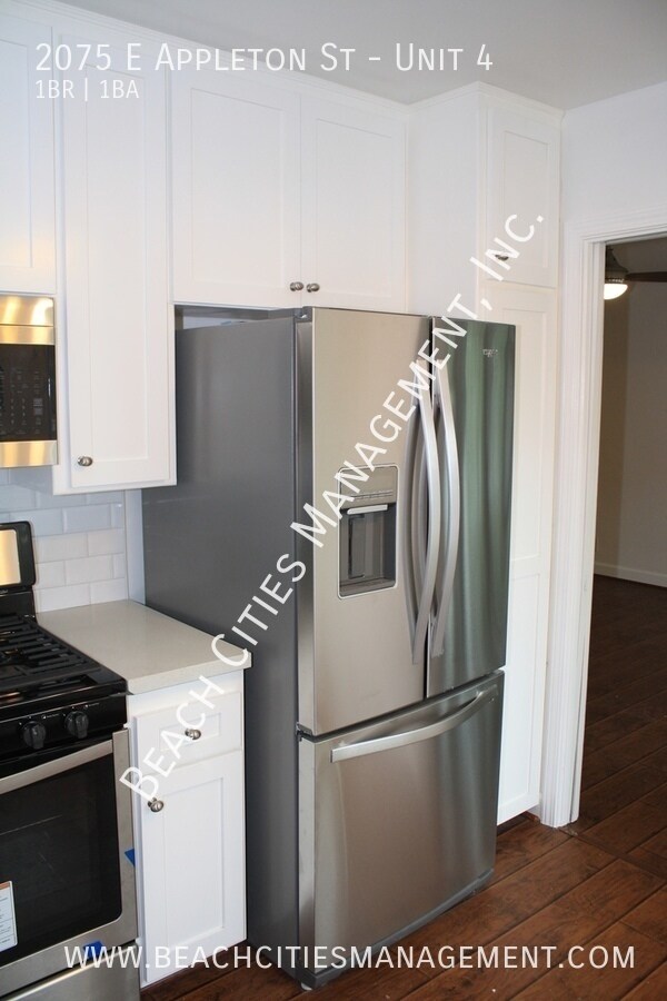 Building Photo - 2075 E Appleton St