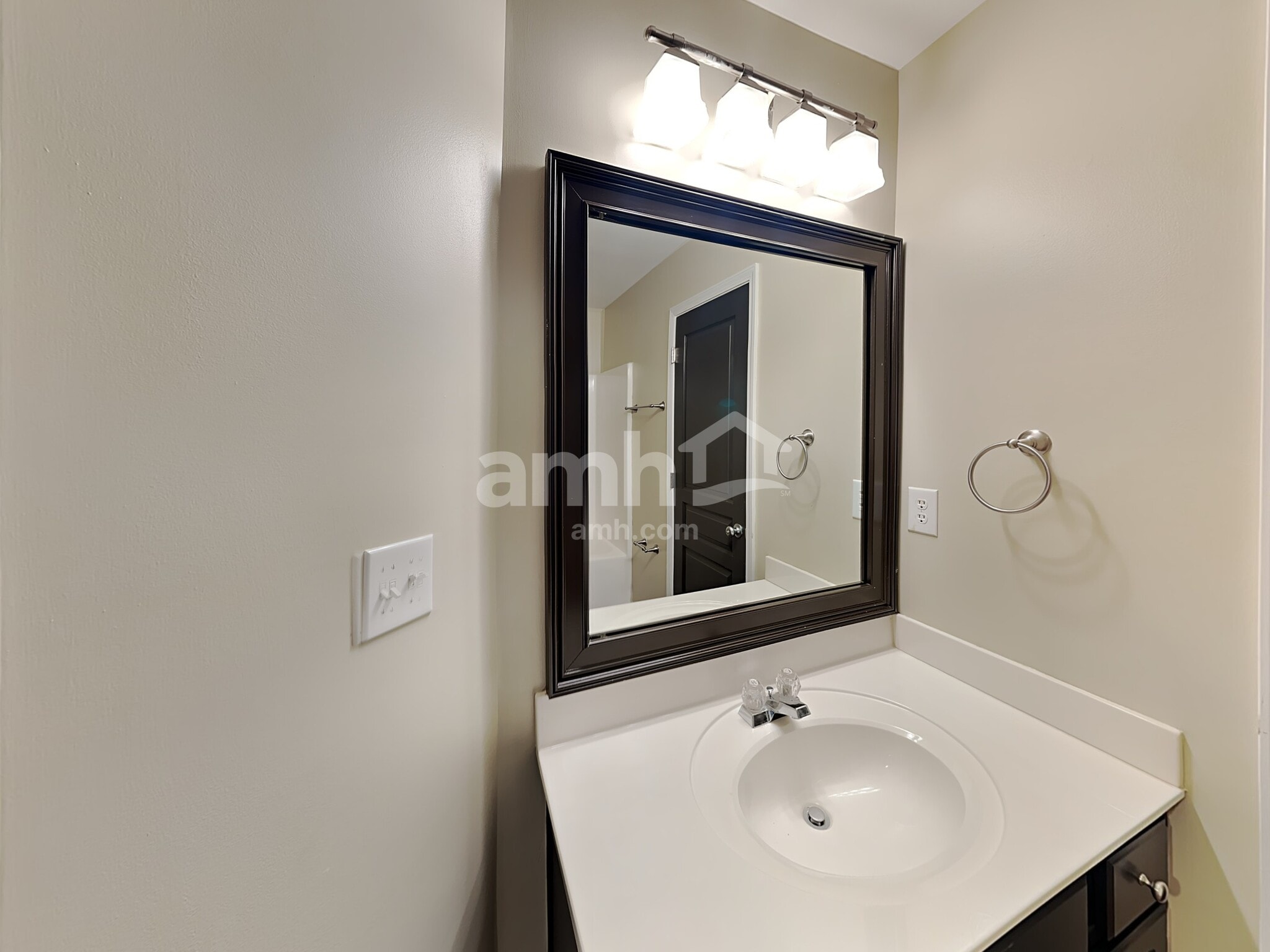 Building Photo - 1507 Bitter Creek Dr