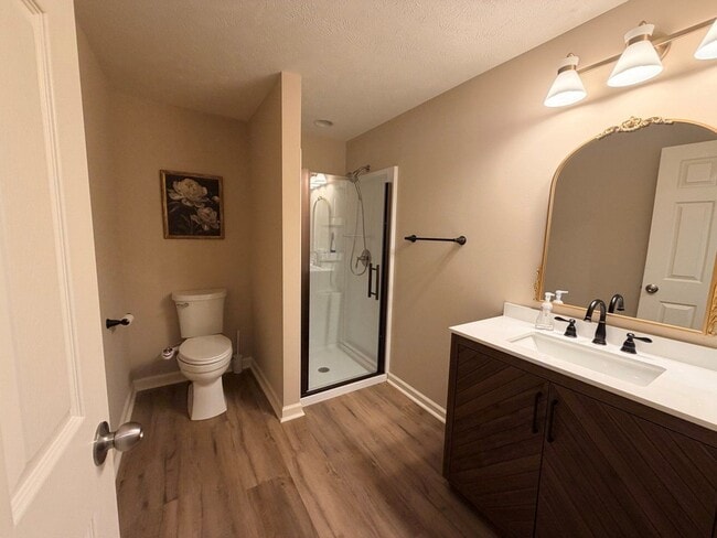 Building Photo - Home For Rent Elkhorn