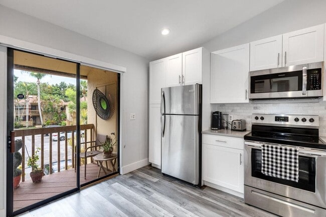 Building Photo - 13155 Chadwick Ct