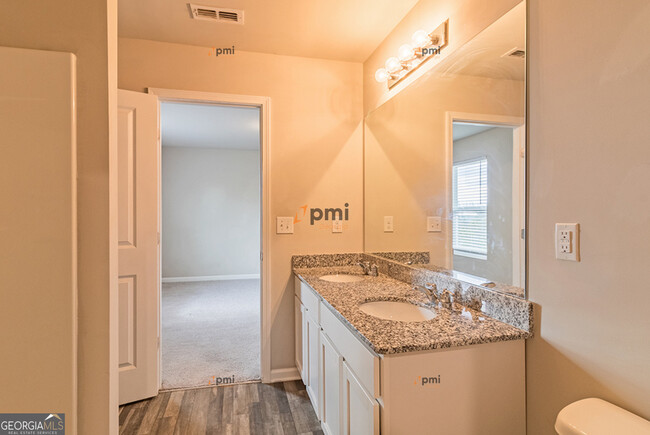 Building Photo - 1710 Hannah Ct