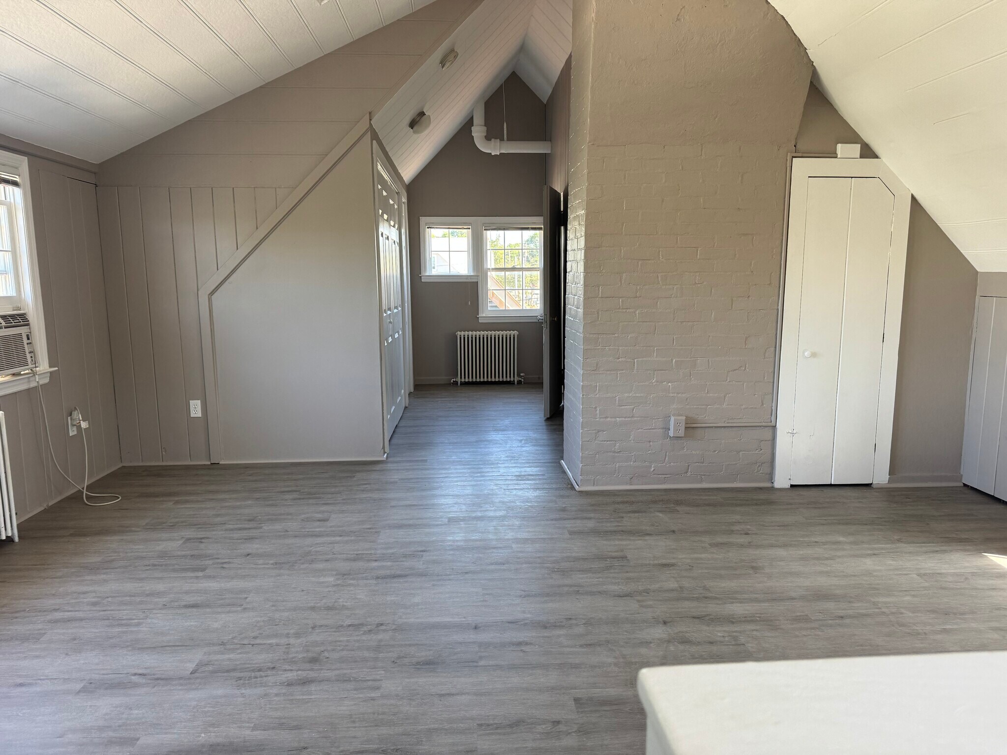 Building Photo - 1640 Whitney Ave