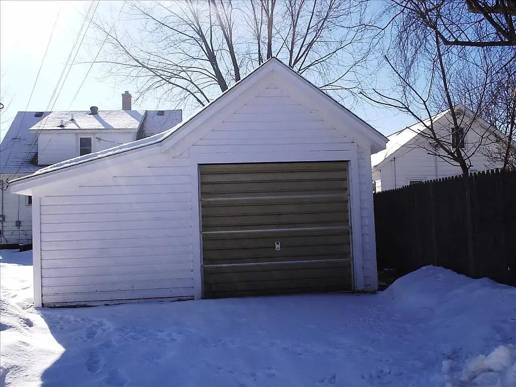 Building Photo - 1516 Badger Ave