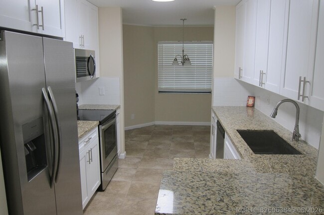 Building Photo - 1517 Woodbridge Lakes Cir