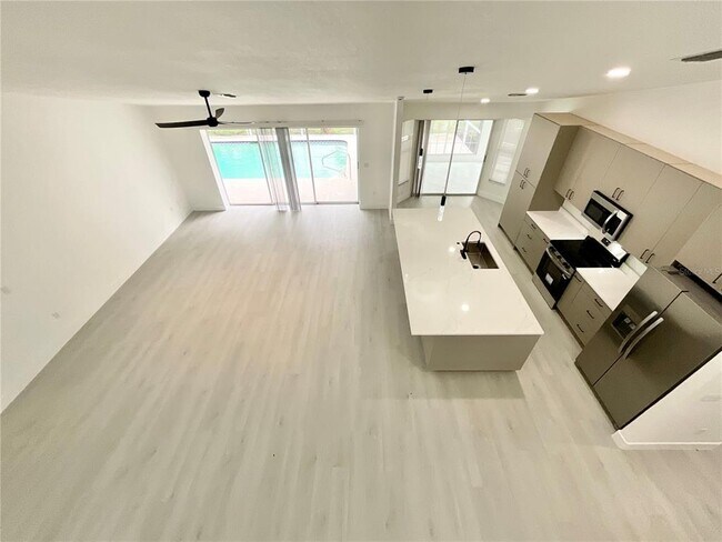 Building Photo - 1307 Belcher Dr