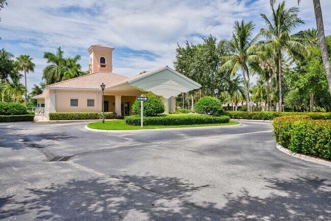 Building Photo - 923 Magdalena Rd