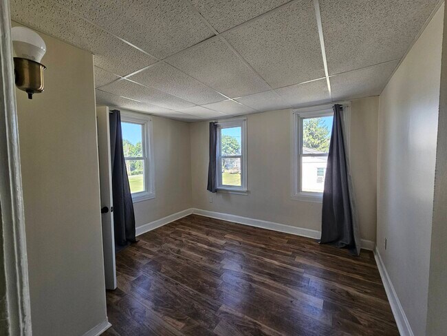 Building Photo - 526 Ridge St