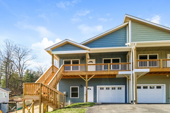 Primary Photo - 230 Sycamore Cove Rd, Asheville, NC