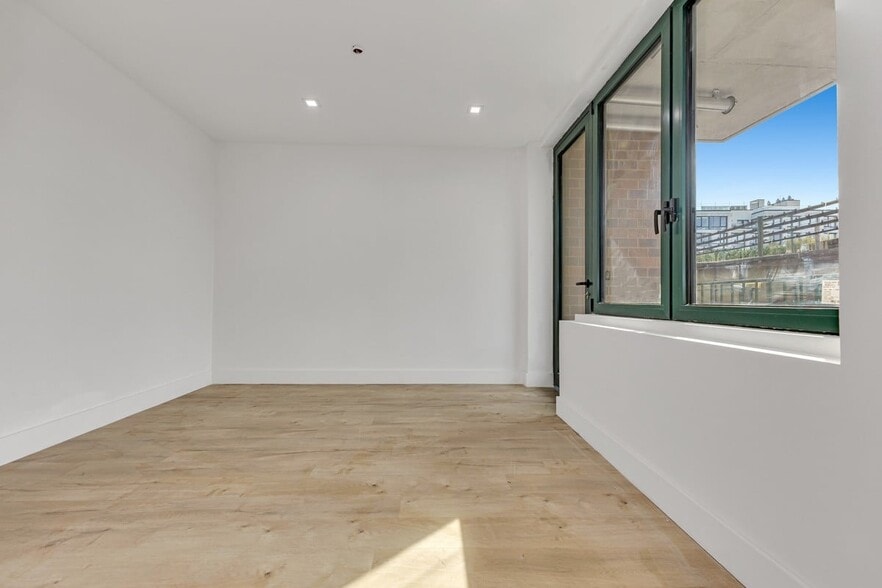 Building Photo - 36-45 31st Street