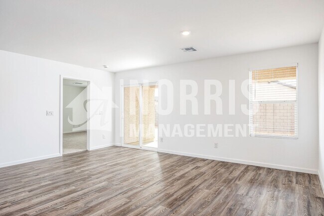 Building Photo - 1131 E Brookwood Dr