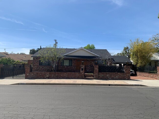 Building Photo - Rare opportunity! 2 Properties Available f...
