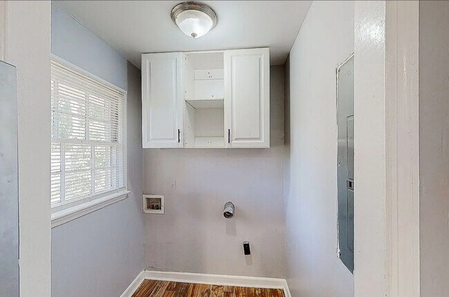 Building Photo - 1769 Timothy Dr SW