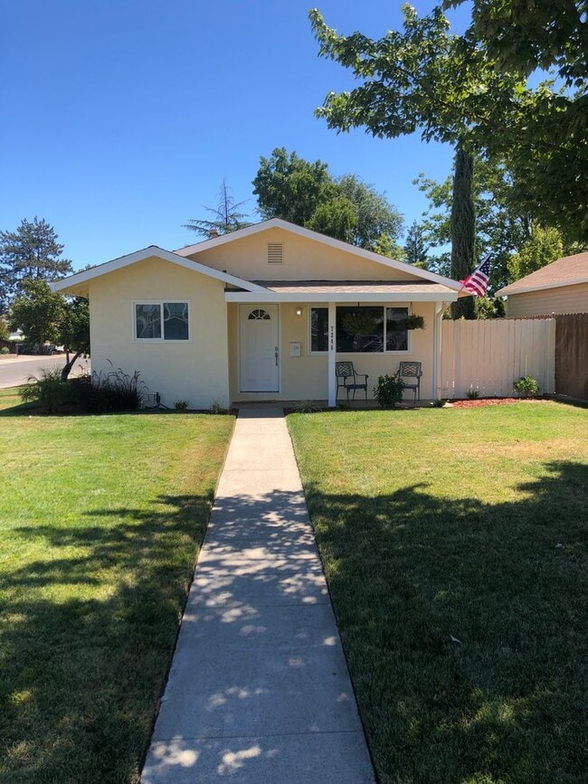 Building Photo - Remodeled Single Family Home!