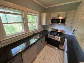 Building Photo - Varsity Management