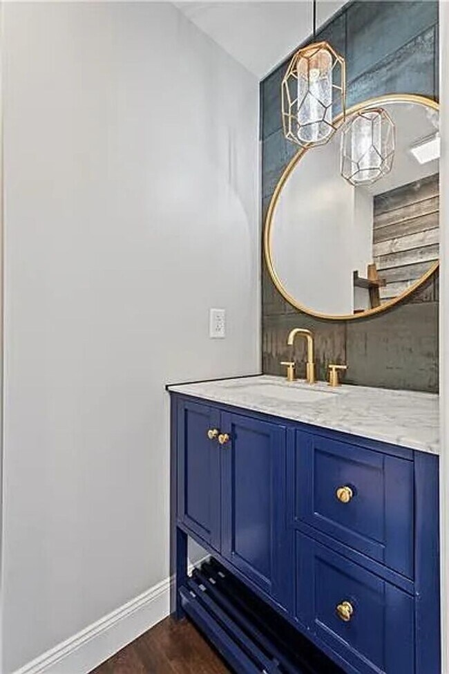Building Photo - Bright 3-Bedroom Home in Mount Washington,...