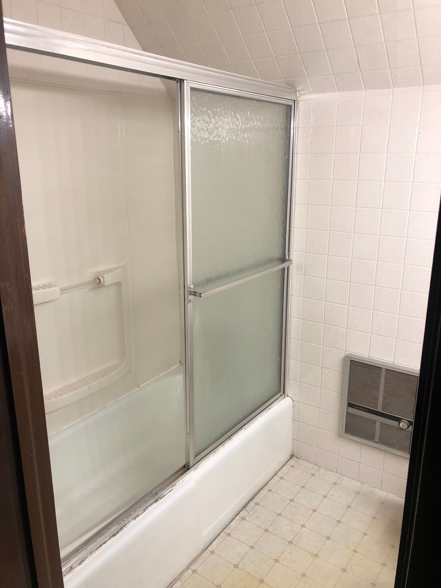bathroom - 95 N Whittlesey Ave