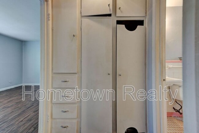 Building Photo - 430 Babb Dr