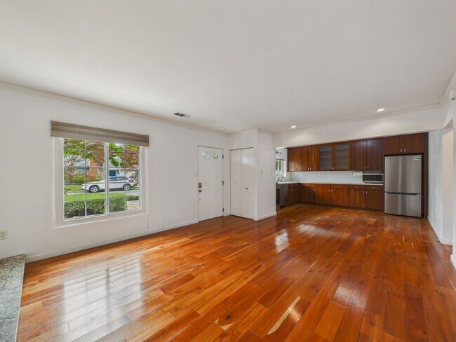 Building Photo - San Carlos home for rent plus studio in-law unit! $7,500