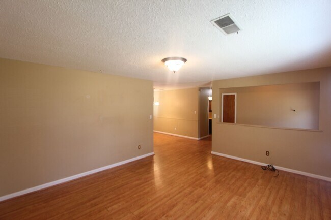 Building Photo - New On The Market with Fresh Updates!! Better Hurry!!