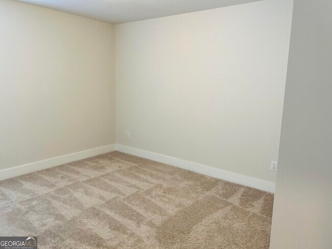 Building Photo - 371 Crestbrook Ln