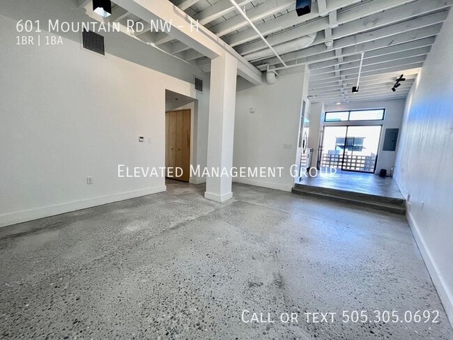 Building Photo - 601 Mountain Rd NW