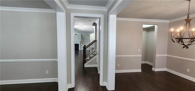 Building Photo - 4045 Brookview Dr