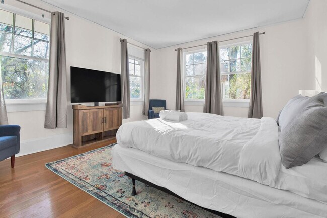 Building Photo - 424 Pearl St